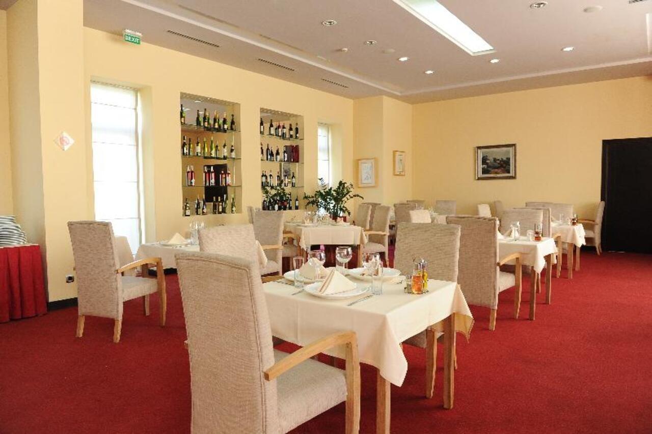 City Hotel Подгорица Екстериор снимка