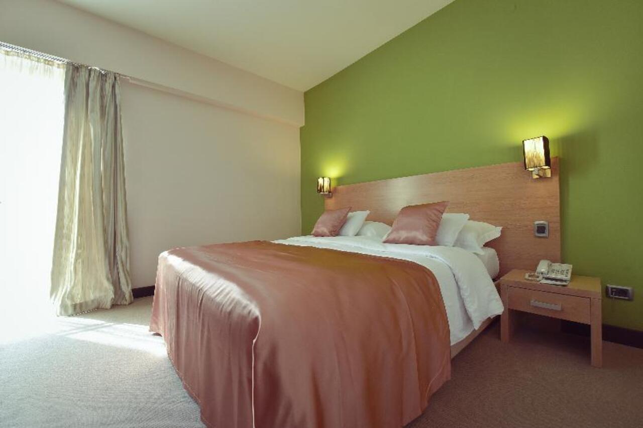 City Hotel Подгорица Екстериор снимка