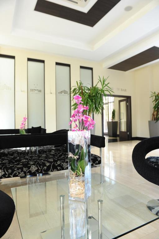 City Hotel Подгорица Екстериор снимка