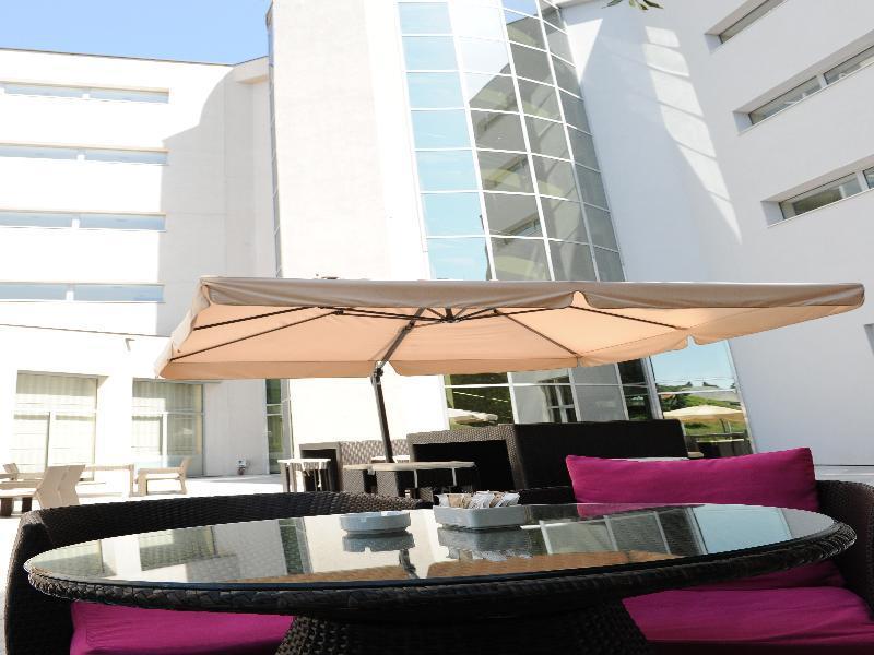 City Hotel Подгорица Екстериор снимка