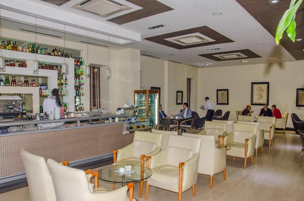City Hotel Подгорица Екстериор снимка