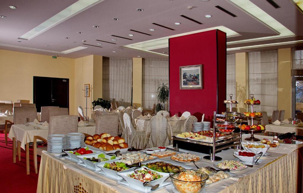 City Hotel Подгорица Екстериор снимка